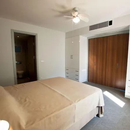 1 Bedroom Seafront Apart W/pool, Garden, Free Wifi Göcek