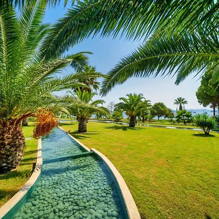 1 Bedroom Seafront Apart W/pool, Garden, Free Wifi Appartement Göcek