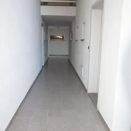 1 Bedroom Seafront Apart W/pool, Garden, Free Wifi *