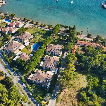 Appartement 1 Bedroom Seafront Apart W/pool, Garden, Free Wifi Göcek