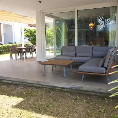 1 Bedroom Seafront Apart W/pool, Garden, Free Wifi Daire *
