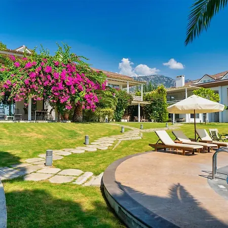 Daire 1 Bedroom Seafront Apart W/pool, Garden, Free Wifi Göcek